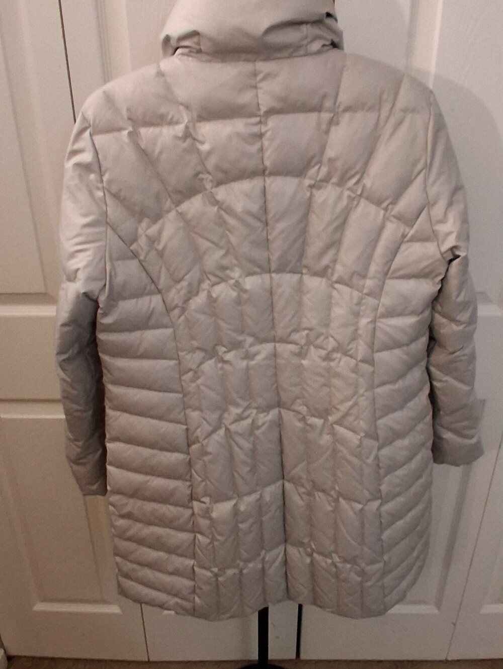 GUESS DUCK FEATHER DOWN PUFFER JACKET - Picture 5 of 10